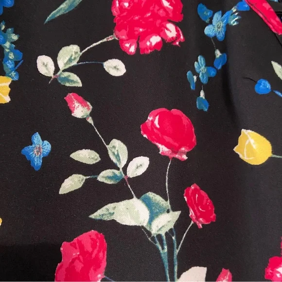 No boundaries black floral dress size 7-9 - Picture 3 of 11